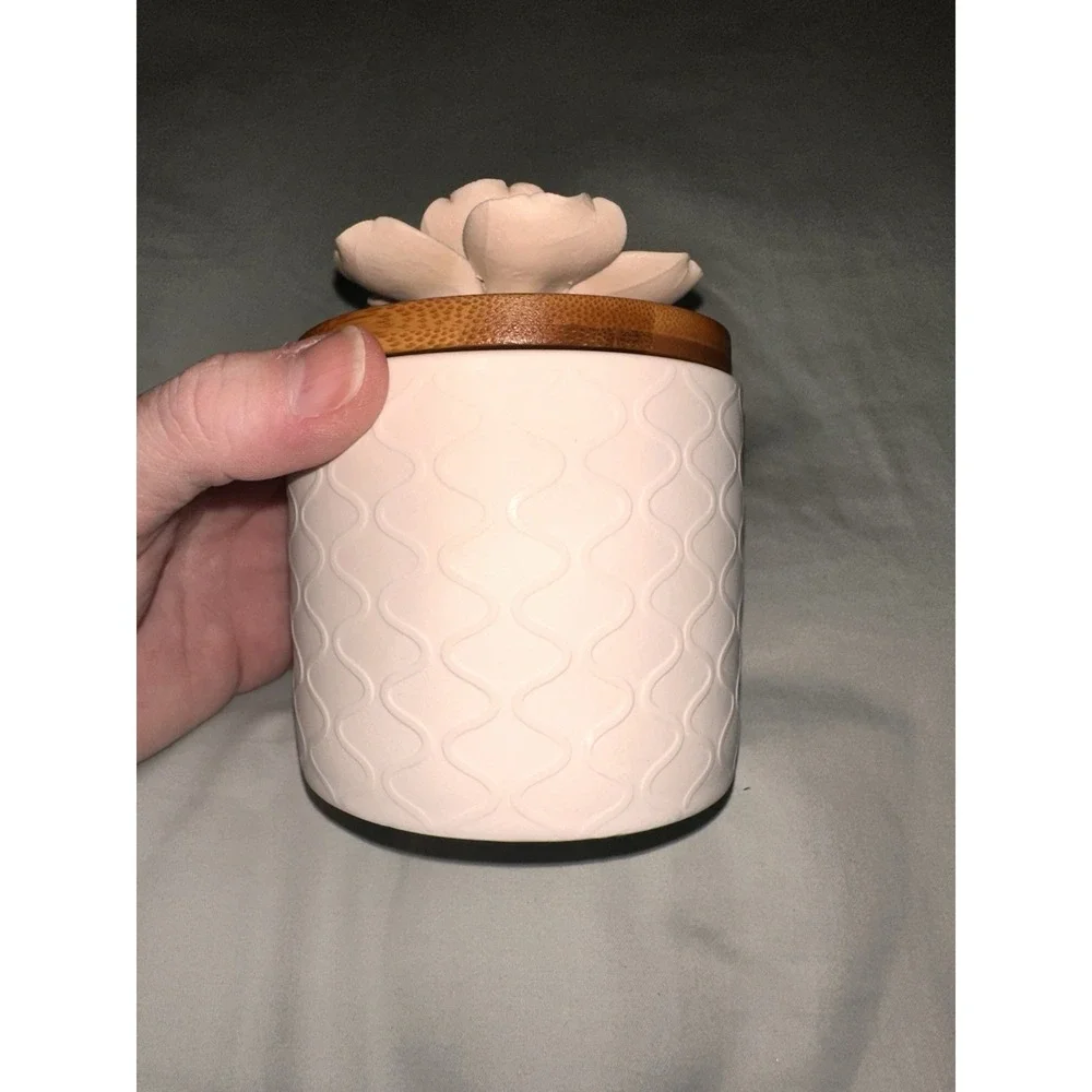 Passive Oil Diffuser Ceramic Rose Succulent Flower Bamboo Lid